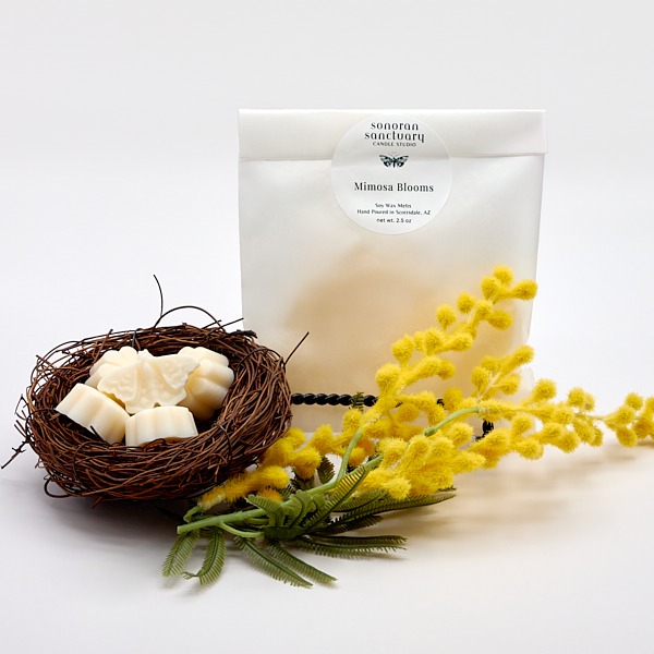 Premium soy wax melts with long-lasting desert-inspired fragrance blends